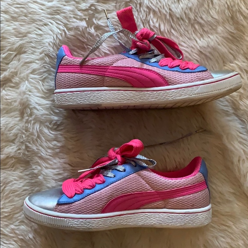 Gently Used! Custom Pink Pumas US 7!